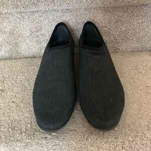 Stuart Weitzman Black Women's Loafers comfort fit with rubber sole